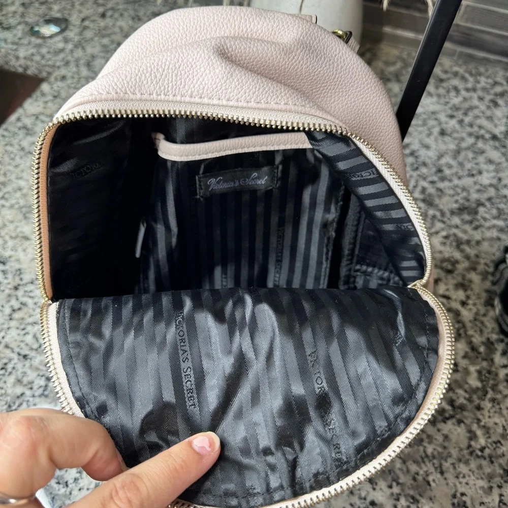 Victoria's Secret Pink Backpack NWOT - Picture 9 of 11